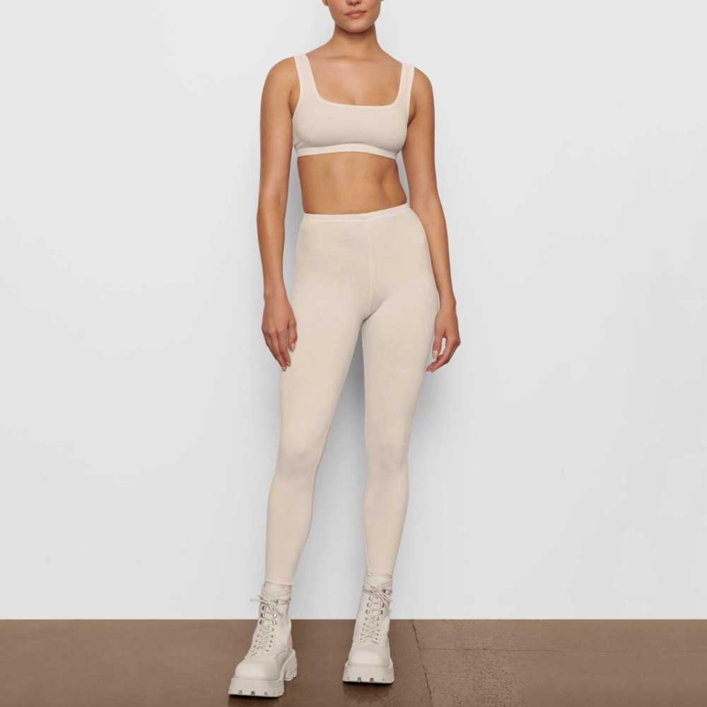 SKIMS OUTDOOR BASICS LEGGING - SIZE XS